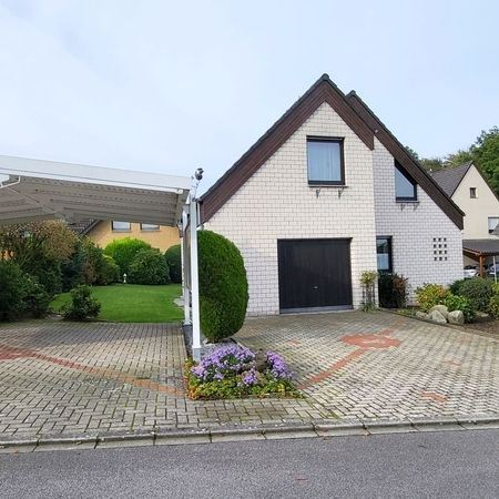 Stellplatz und Garage