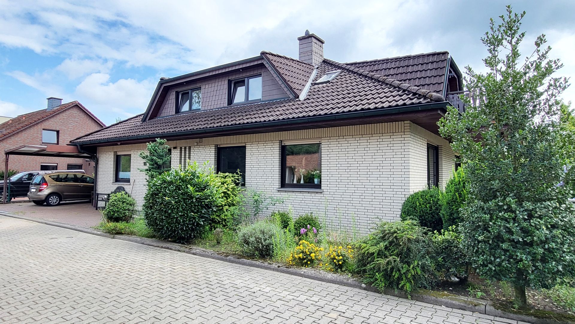 Straßenansicht